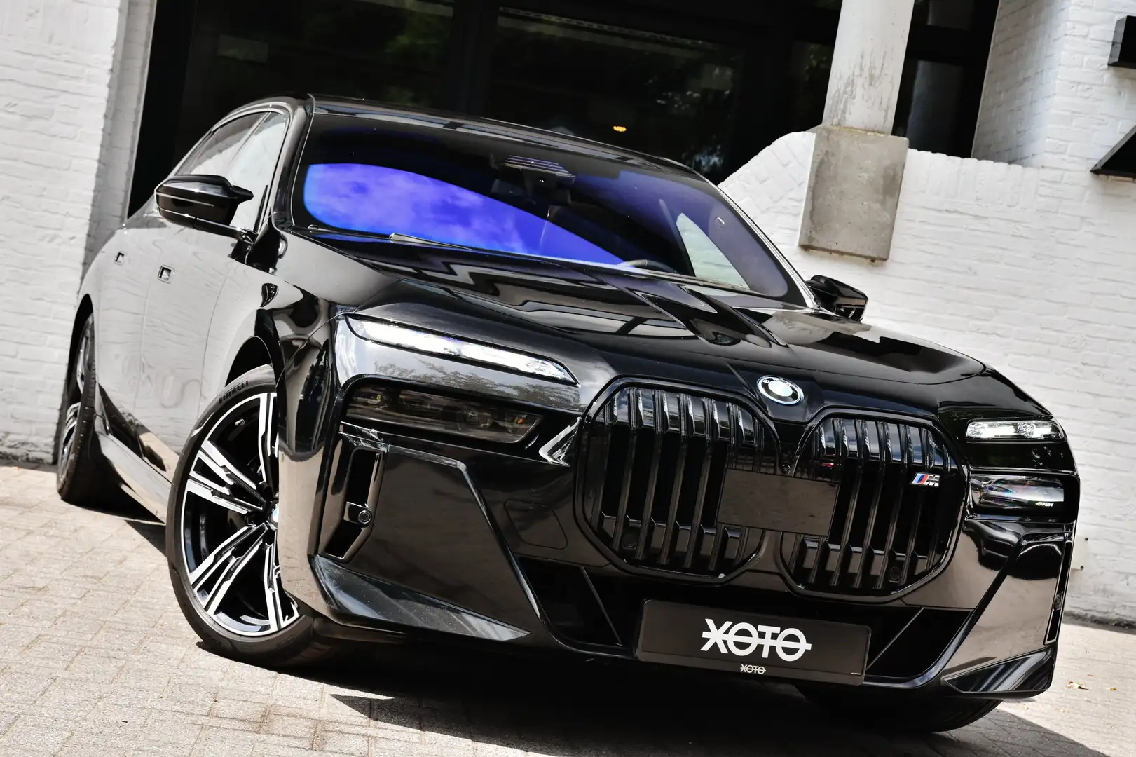 BMW 760 Me XDRIVE ** NP: € 176.724,04 / THEATRE SCREEN* Black - 2