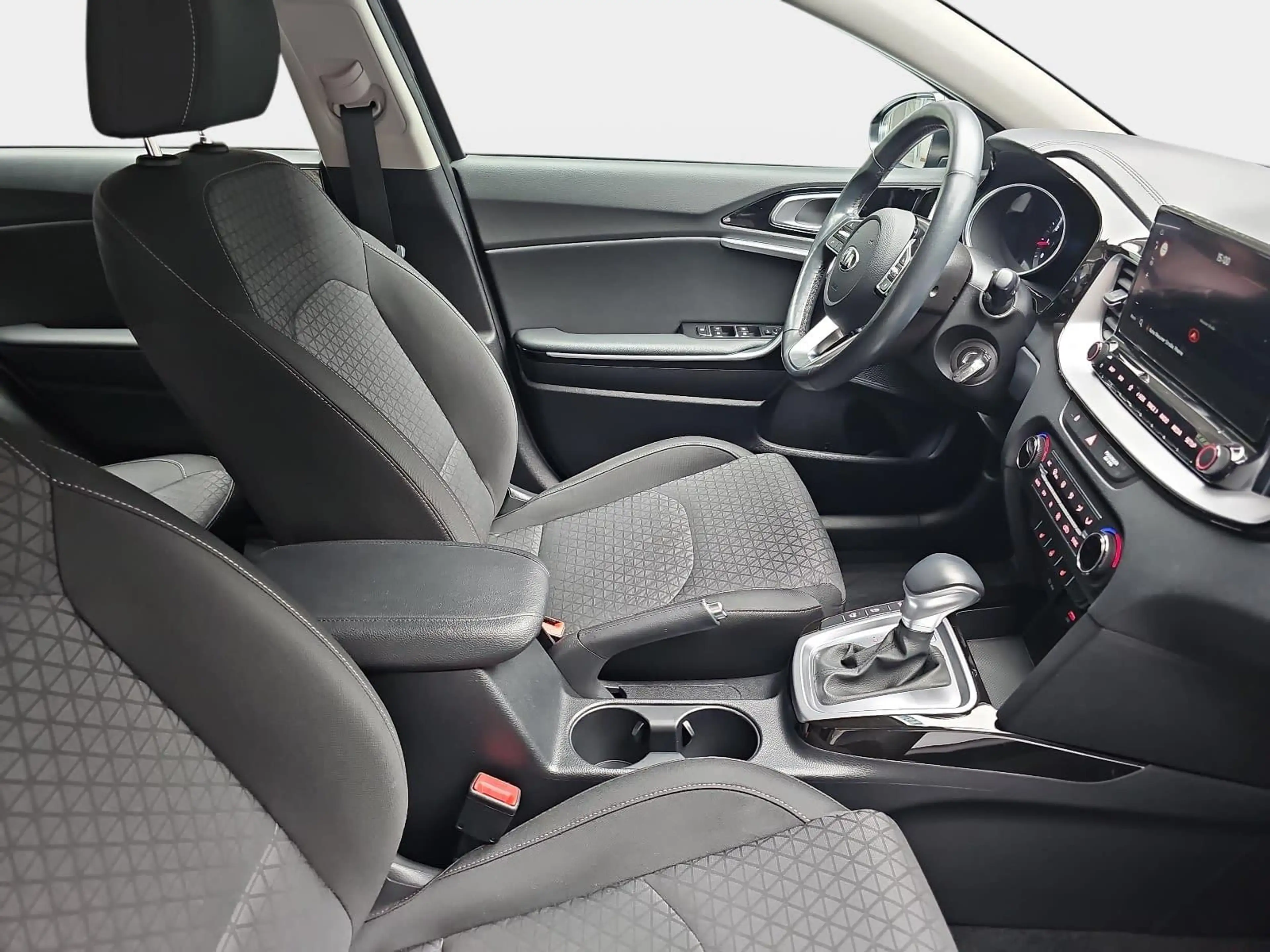 Kia Ceed SW / cee'd SW CEED SW 1.4 T-GDI DCT7 VISION MJ20 KOMFORT NAVI — photo 17