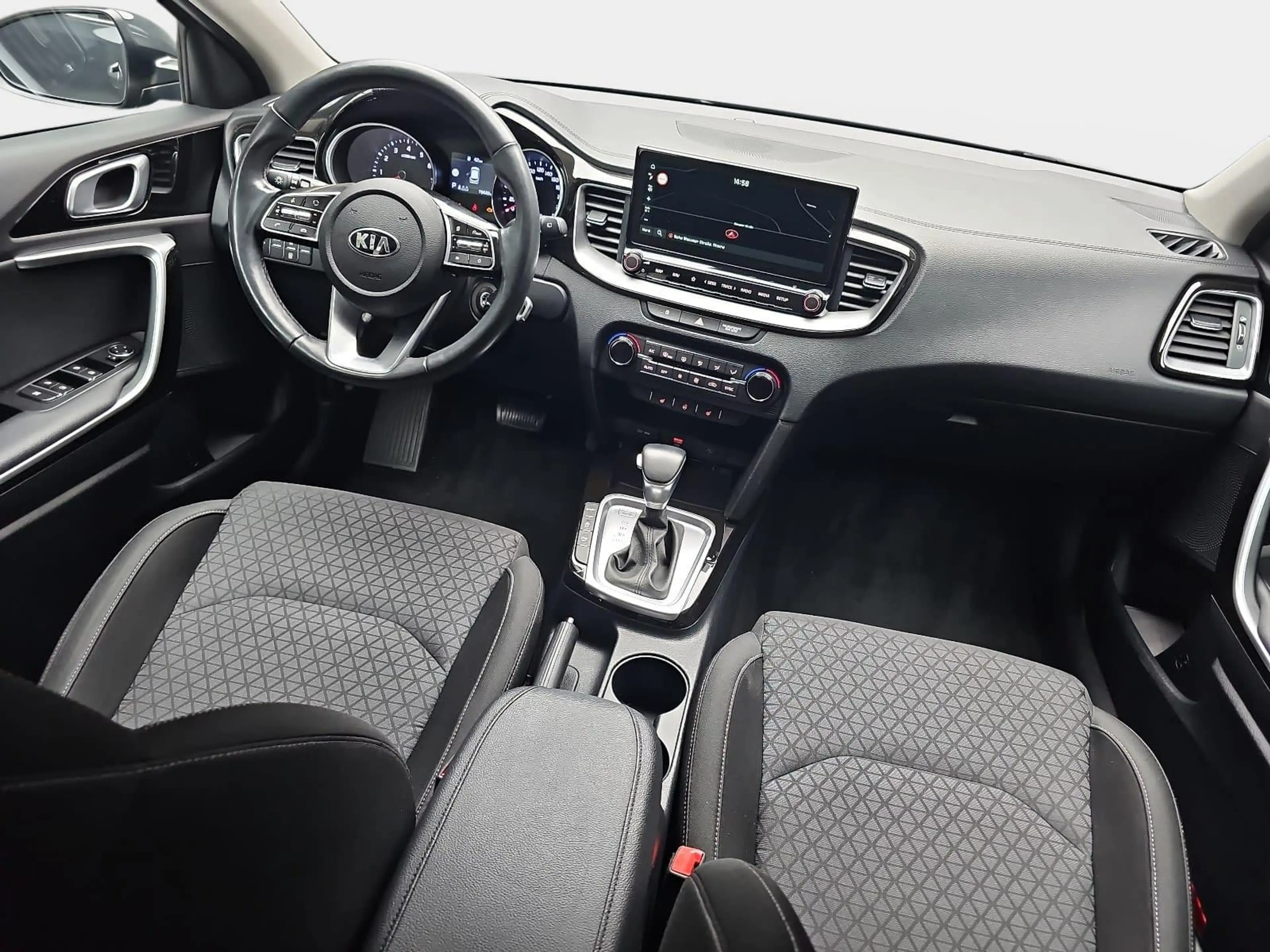 Kia Ceed SW / cee'd SW CEED SW 1.4 T-GDI DCT7 VISION MJ20 KOMFORT NAVI — photo 9