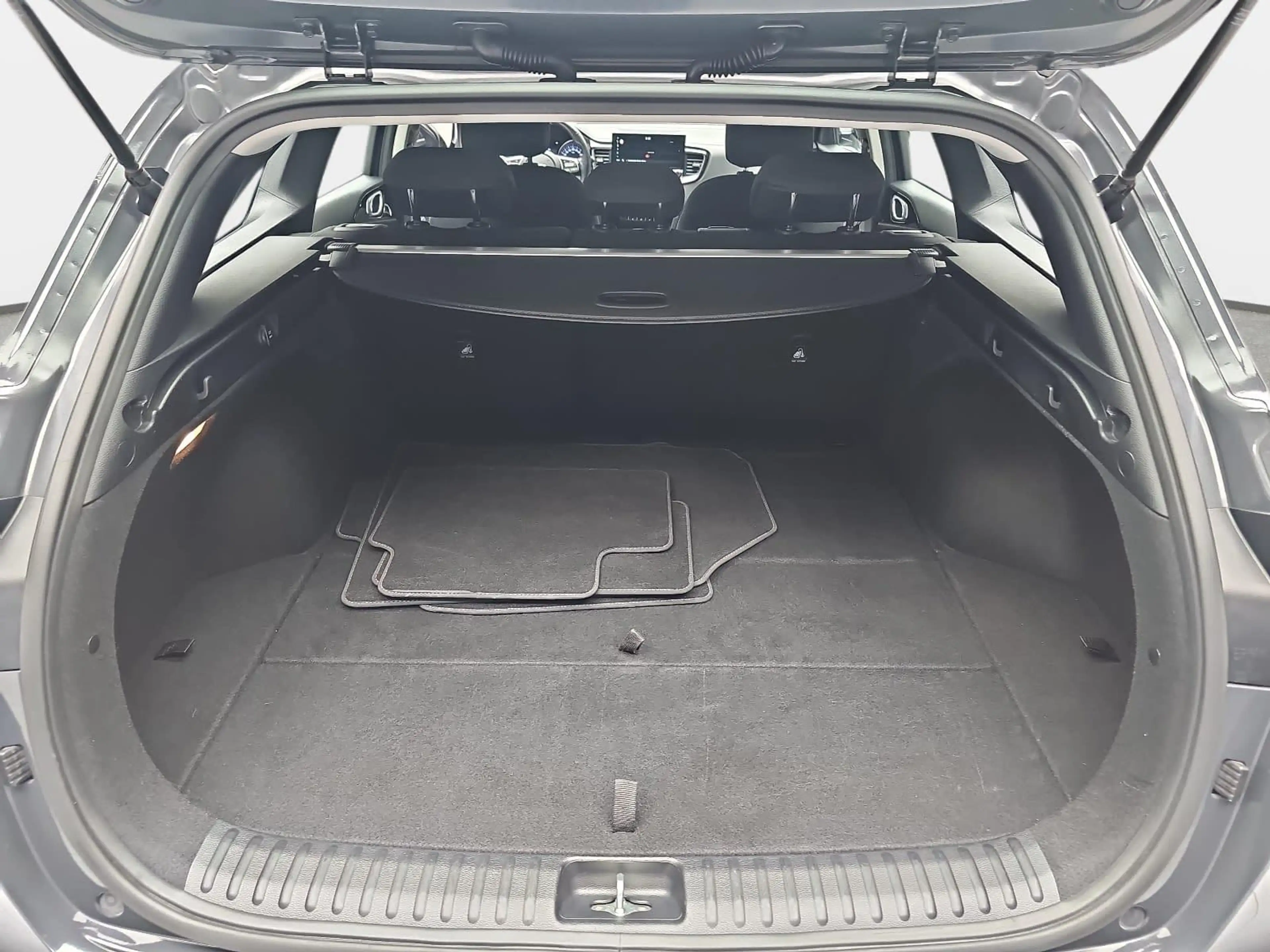 Kia Ceed SW / cee'd SW CEED SW 1.4 T-GDI DCT7 VISION MJ20 KOMFORT NAVI — photo 15