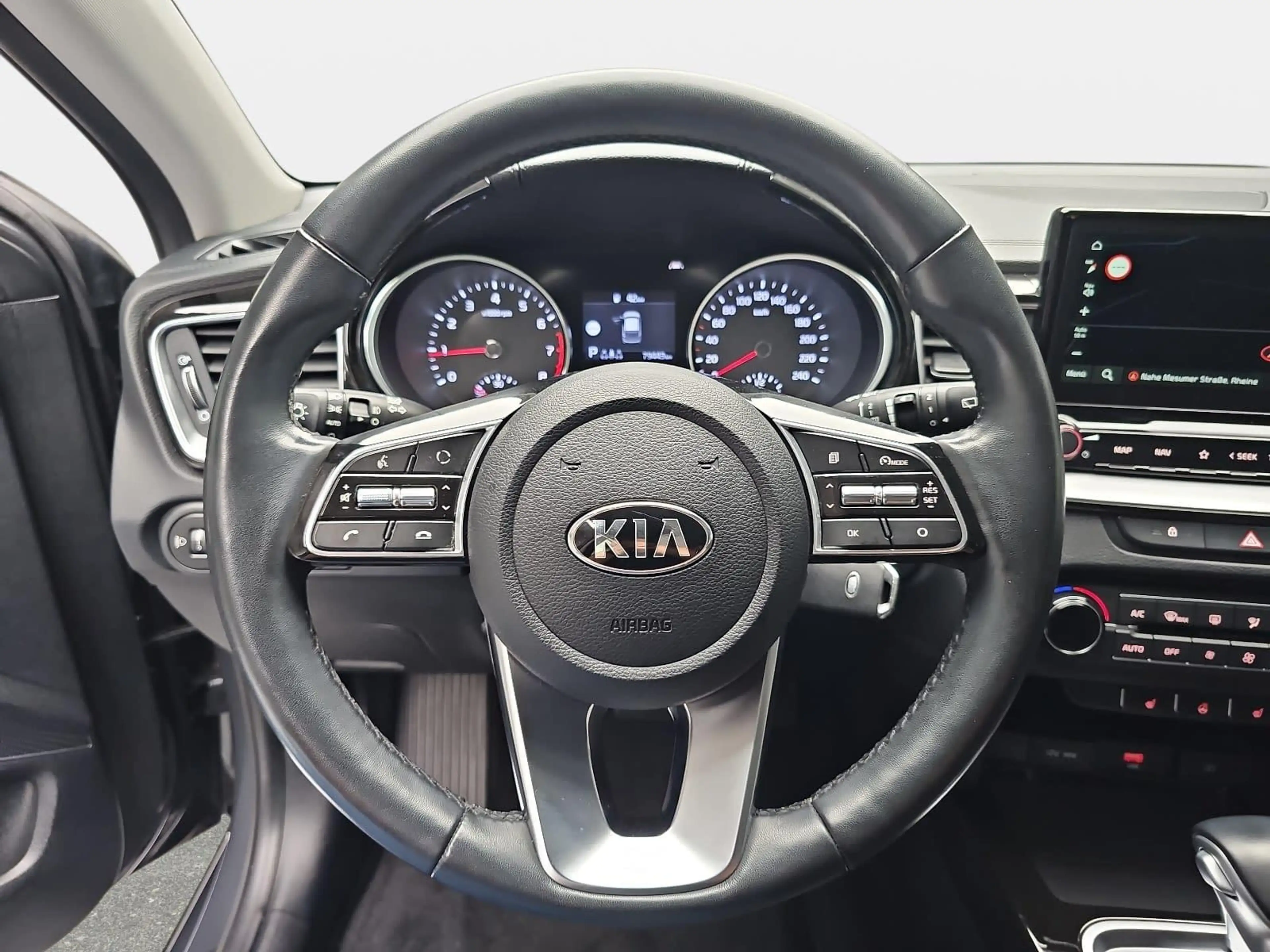 Kia Ceed SW / cee'd SW CEED SW 1.4 T-GDI DCT7 VISION MJ20 KOMFORT NAVI — photo 14