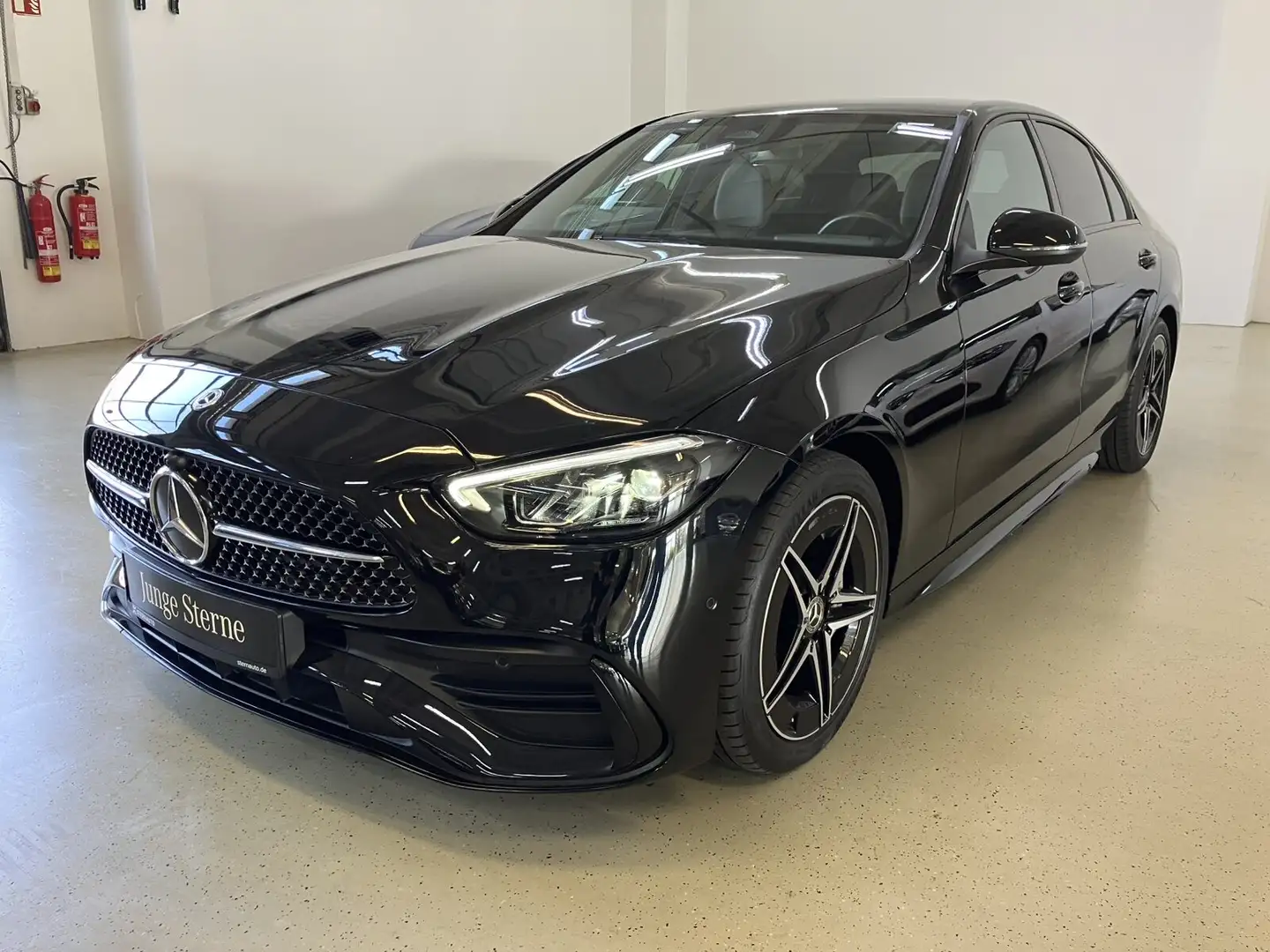 Mercedes-Benz C 300 C 300 AMG LED Night Spur RüCam DAB CarPlay Navi Schwarz - 2