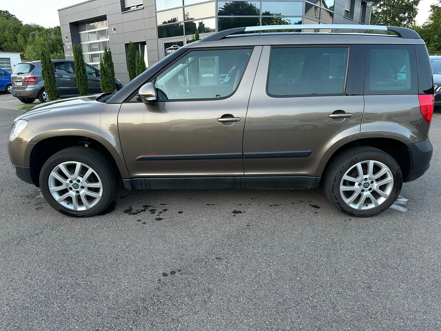 Skoda Yeti Ambition Plus Edition / DSG / AHK / Klimaautomatik Brun - 2