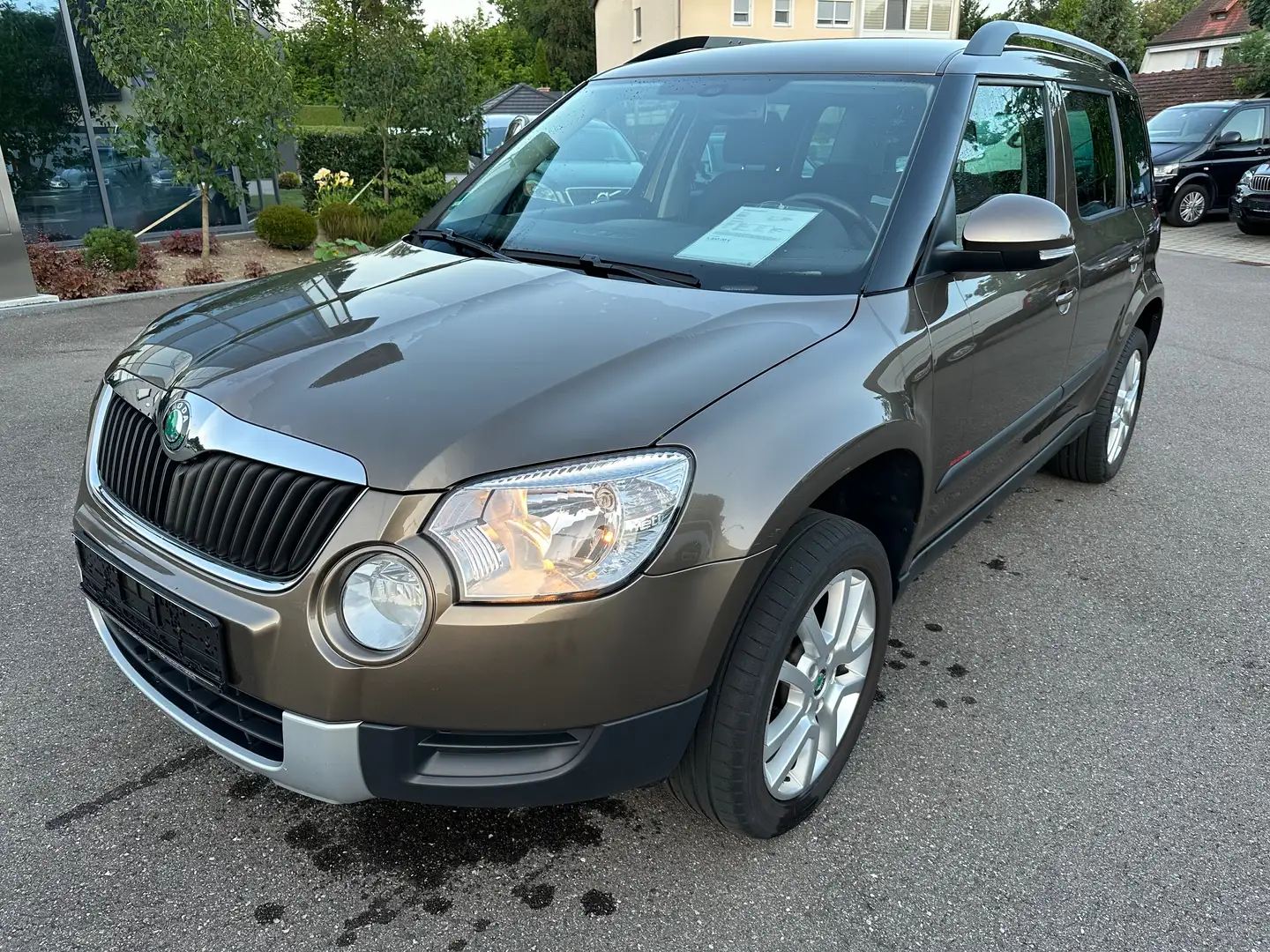 Skoda Yeti Ambition Plus Edition / DSG / AHK / Klimaautomatik Brun - 1