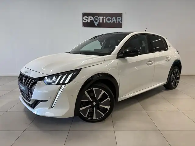 Peugeot e-208 GT LINE