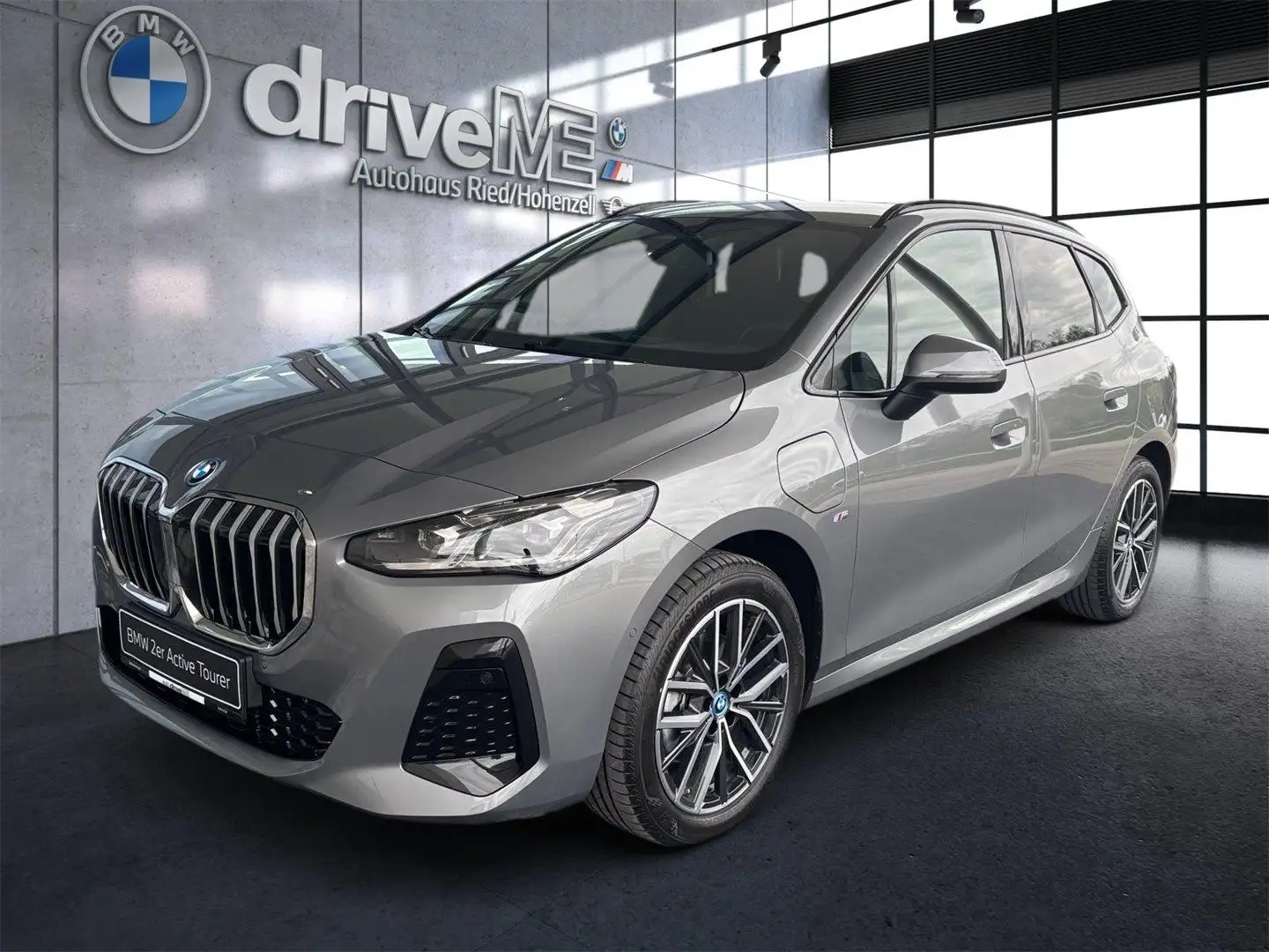 BMW 225 e xDrive PHEV Active Tourer Šedá - 2