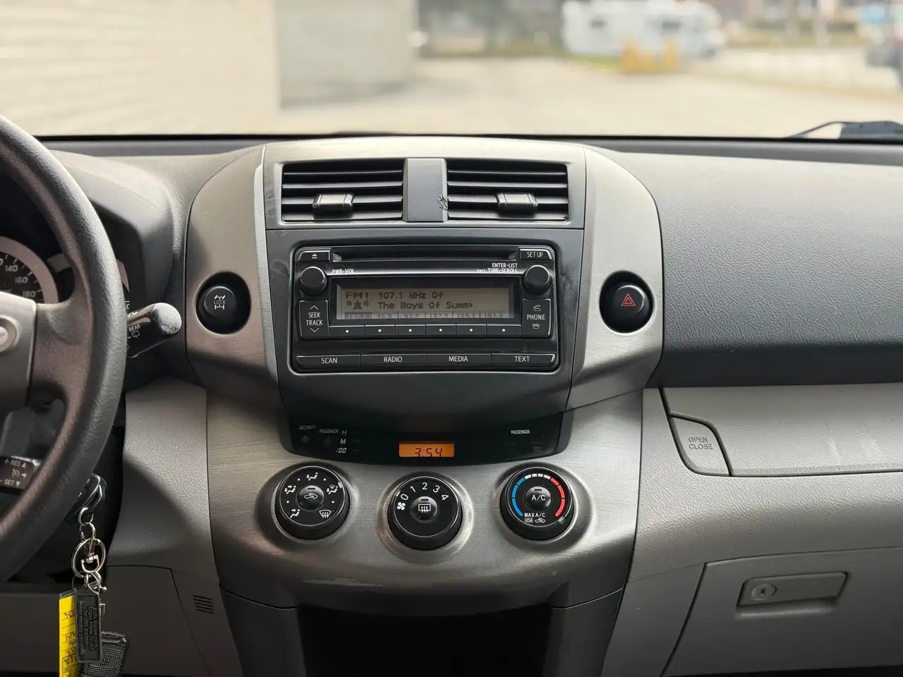 Toyota RAV 4 снимка Toyota RAV 4