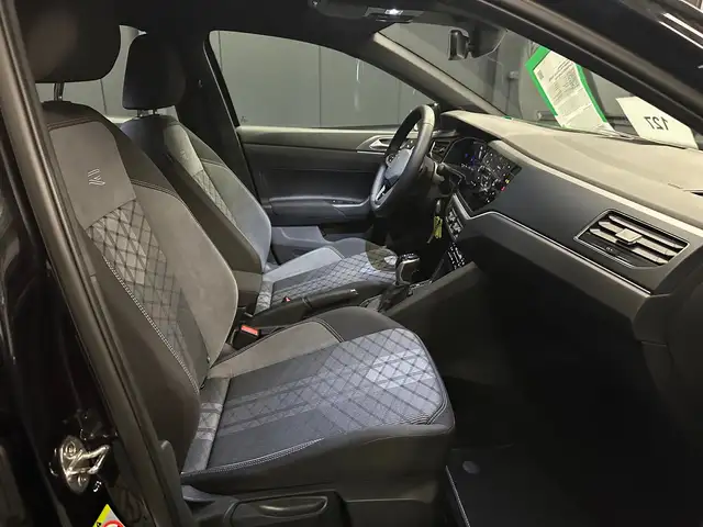 Volkswagen Polo view 10