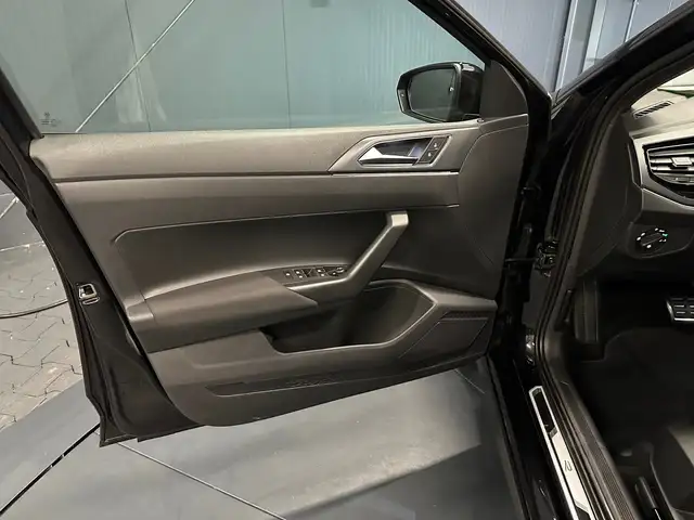 Volkswagen Polo view 13