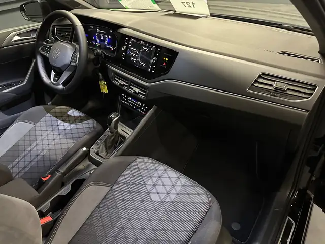 Volkswagen Polo view 11
