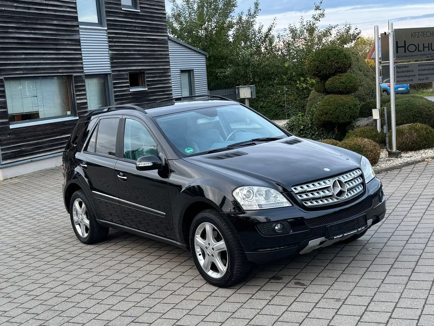 Mercedes-Benz ML 320 CDI 4MATIC Schwarz - 2