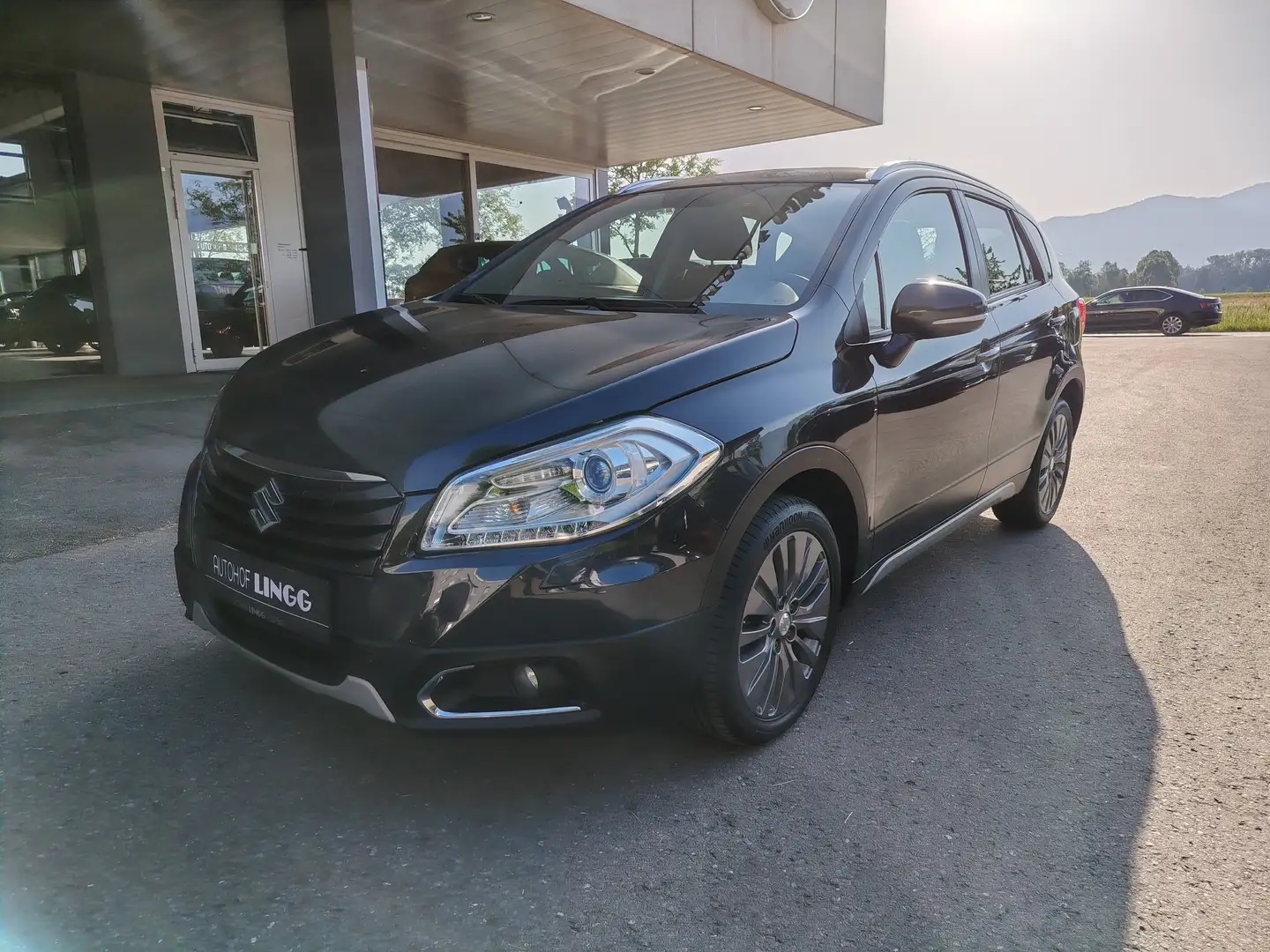 Suzuki SX4 S-Cross 1,6 Allgrip flash Grau - 1