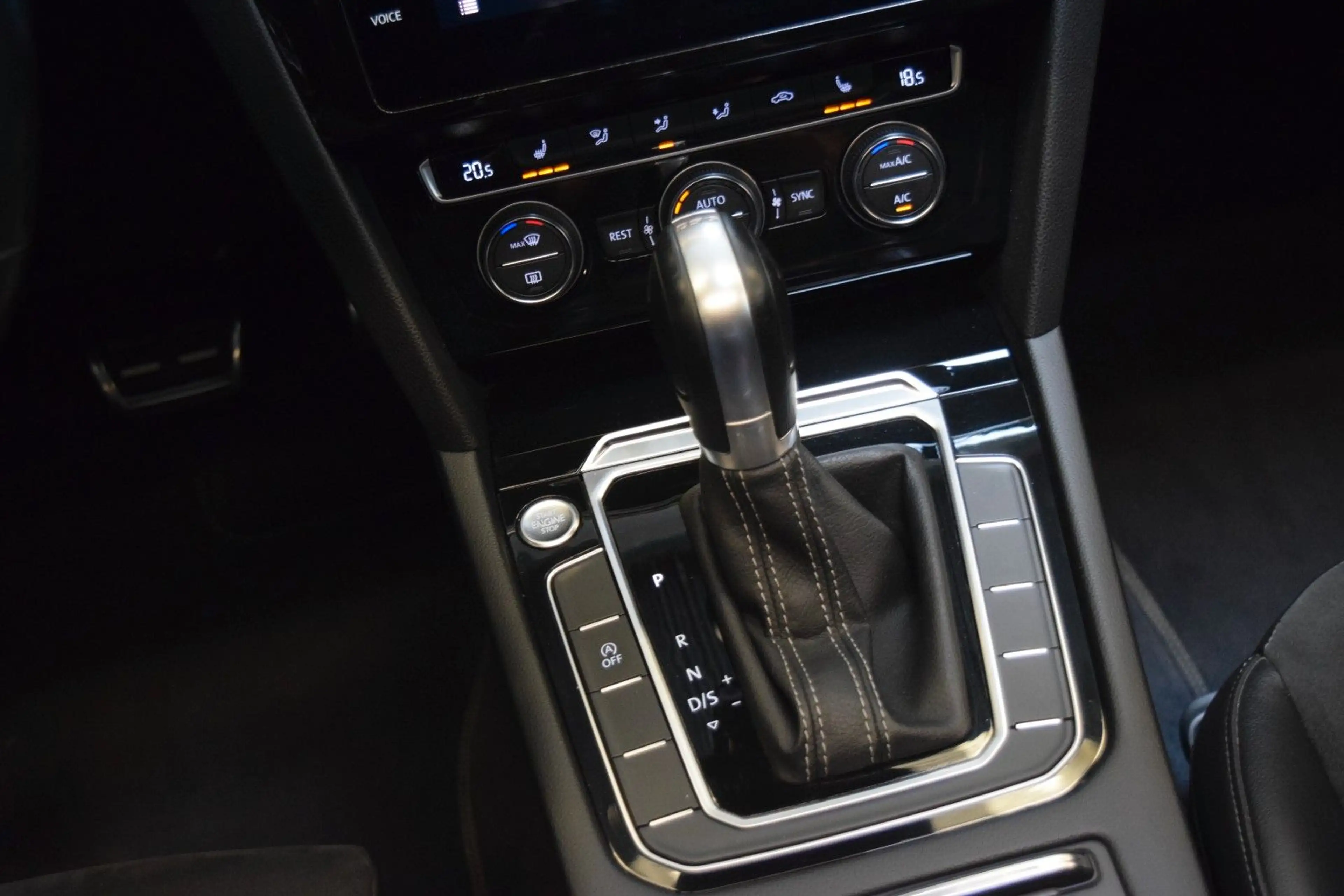 Volkswagen Arteon R-Line (Pano, VirtualC, ACC, Massage...) — photo 13