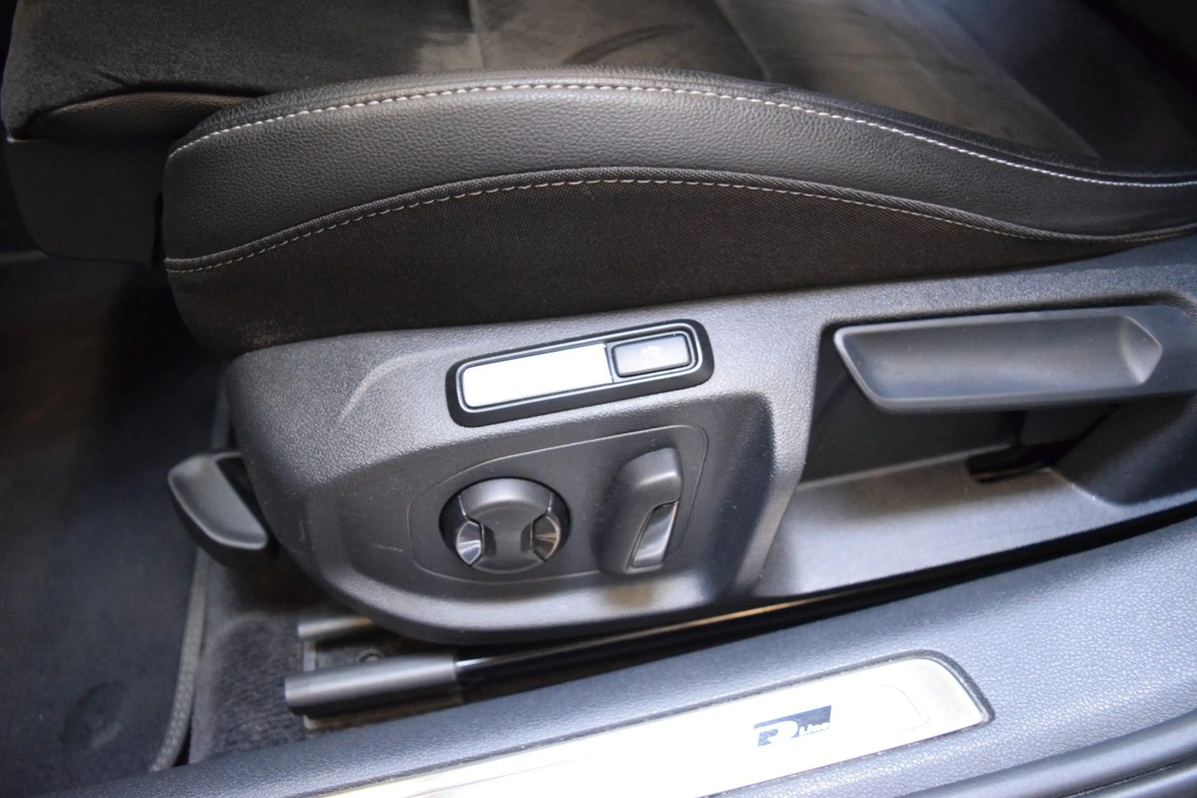 Volkswagen Arteon R-Line (Pano, VirtualC, ACC, Massage...) — photo 15