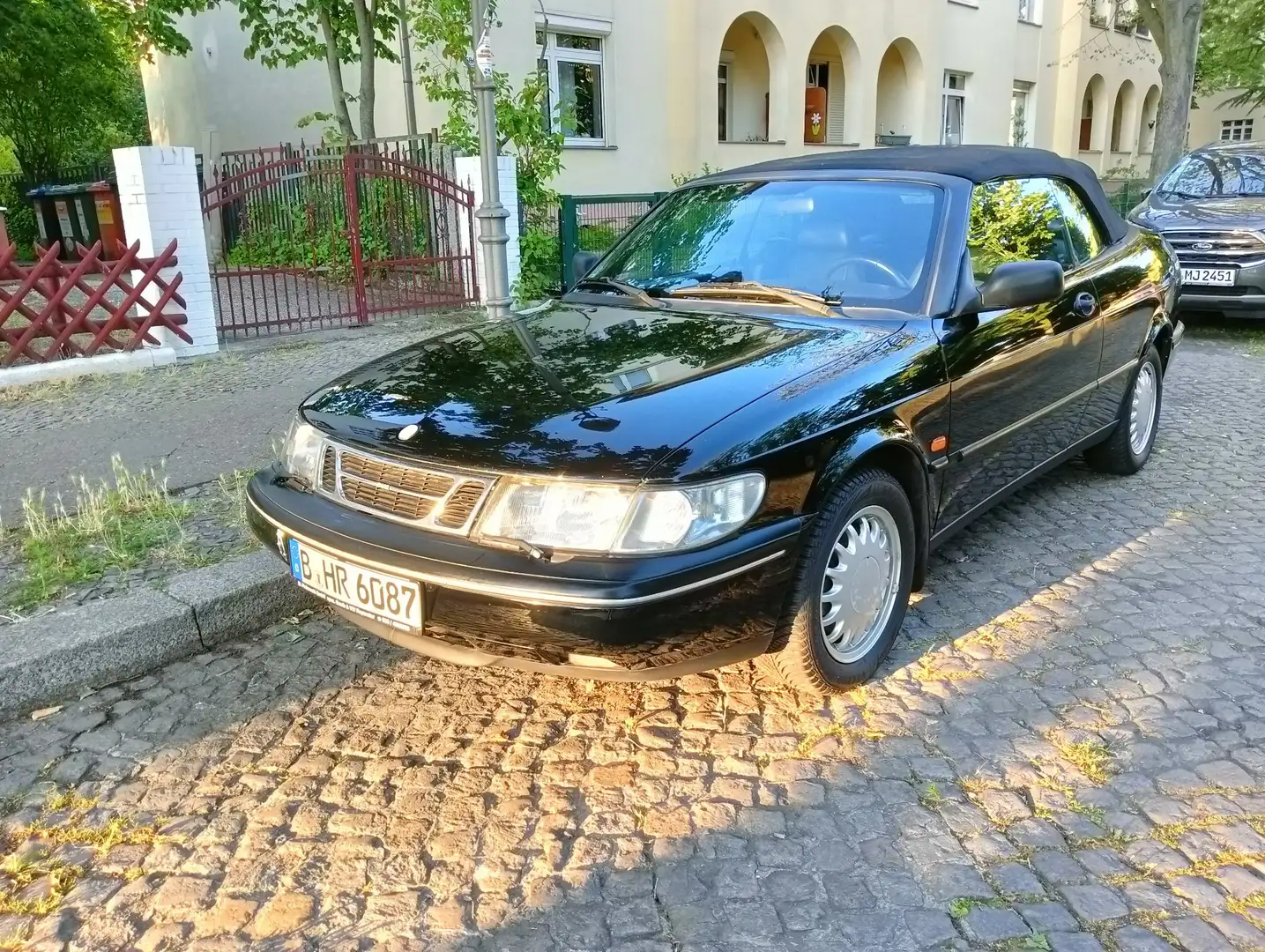 Saab 900 2.3i Cabrio SE - 1