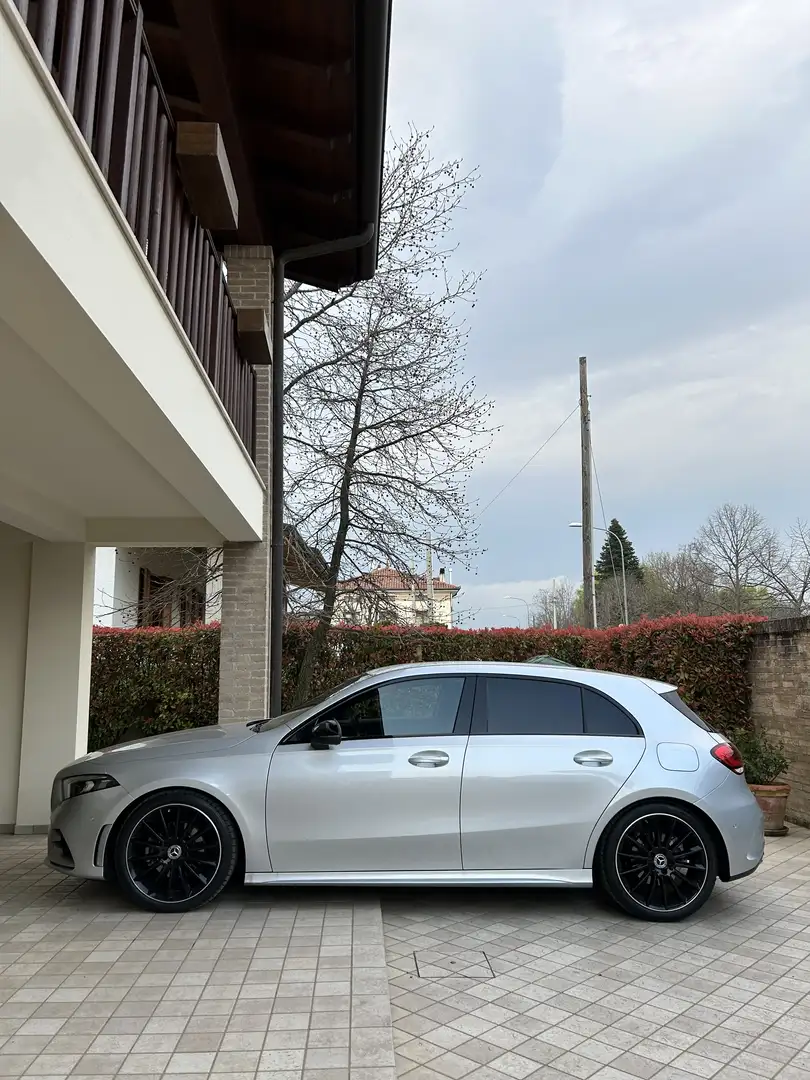 Mercedes-Benz A 200 Premium Night edition auto - 2