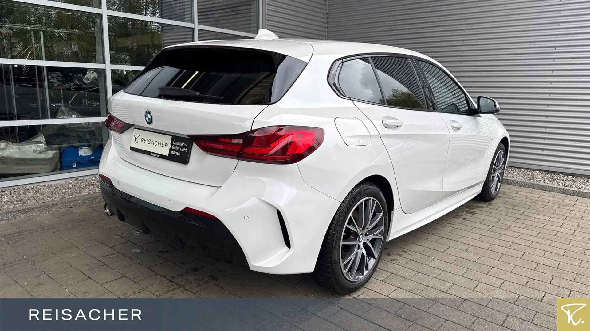BMW 118 i M-Sport Navi LED DAB 17"LM PDC Weiß - 2