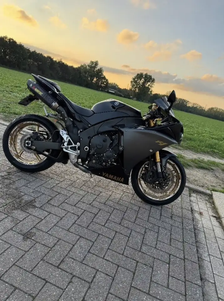 Yamaha R1-Z