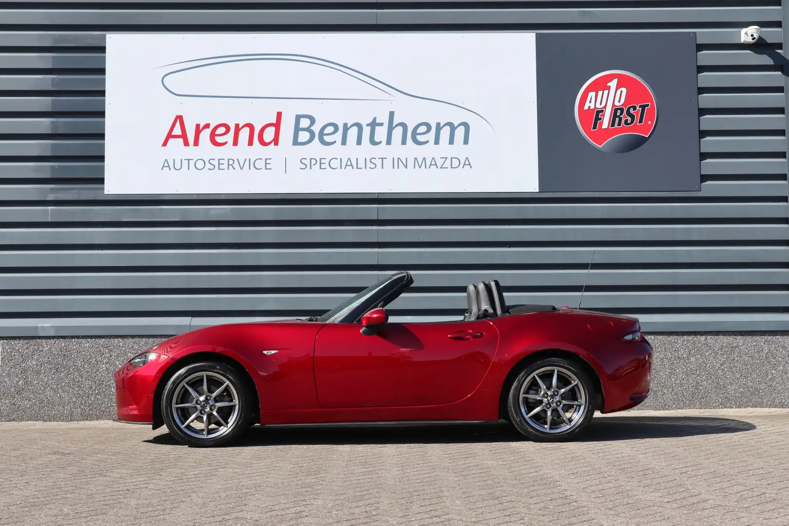 Mazda MX-5 1.5 SkyActiv-G 132 Luxury - 1ste eigenaar Rood - 2