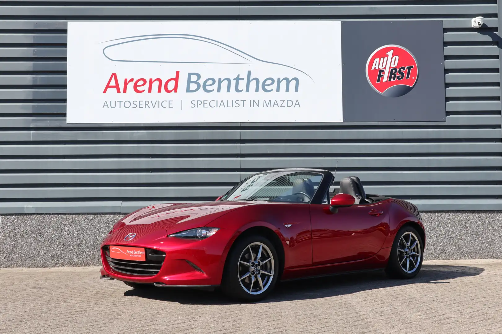 Mazda MX-5 1.5 SkyActiv-G 132 Luxury - 1ste eigenaar Rood - 1