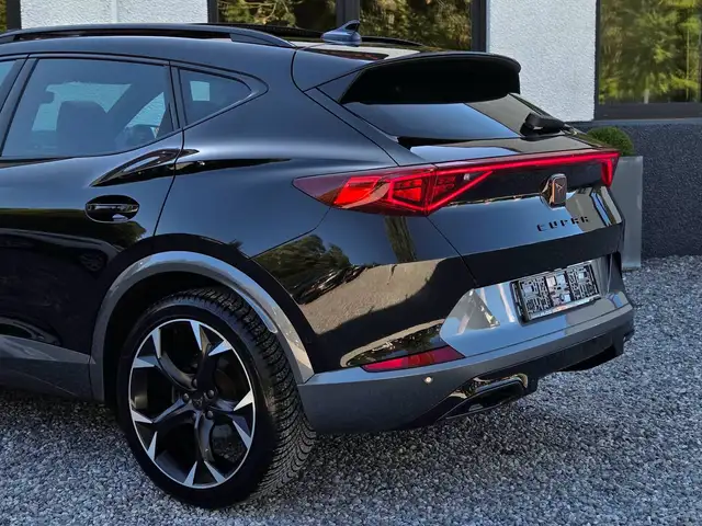 Cupra Formentor view 8