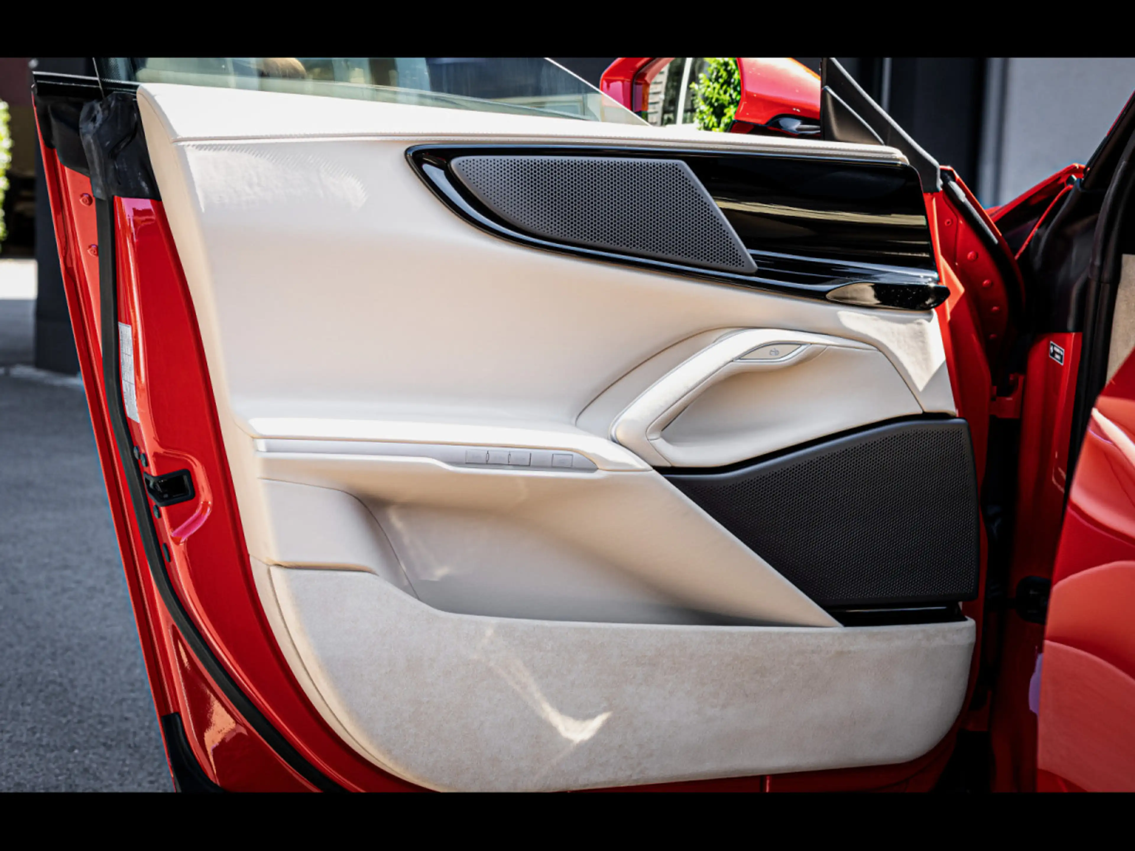 Ferrari Purosangue FULL CARBON EXT°NOVITEC°360°LIFT — photo 10