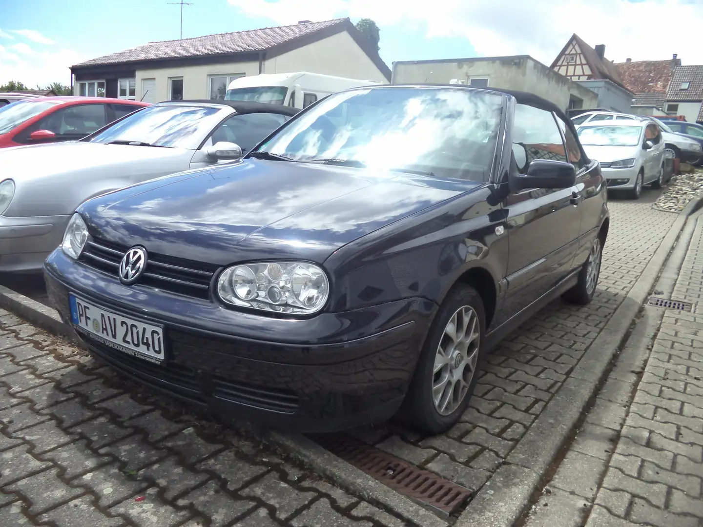 Volkswagen Golf Cabriolet 2.0 Colour Concept Klimaanlage Sportsitze Schwarz - 2