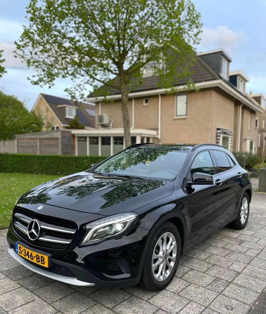 Mercedes-Benz GLA 200 Mercedes-Benz GLA 200 AMG-Line AUT/CAMERA/lLEDER/ Zwart - 2