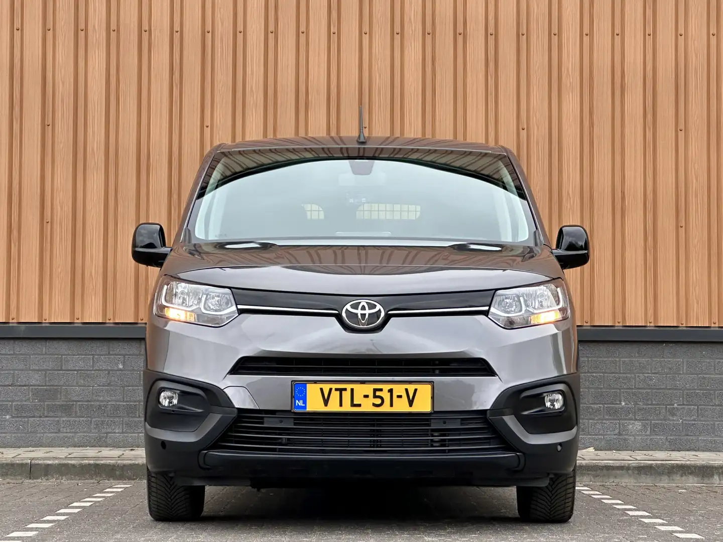 Toyota Proace City 1.2 Turbo Live | Origineel Nederlandse Auto | Crui Grijs - 2