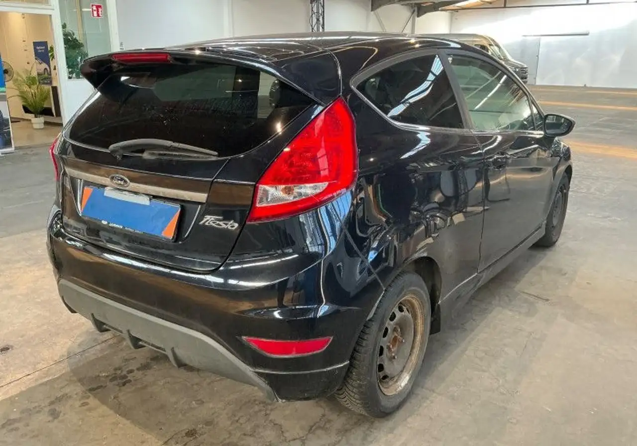 Ford Fiesta 3 portes — photo 4