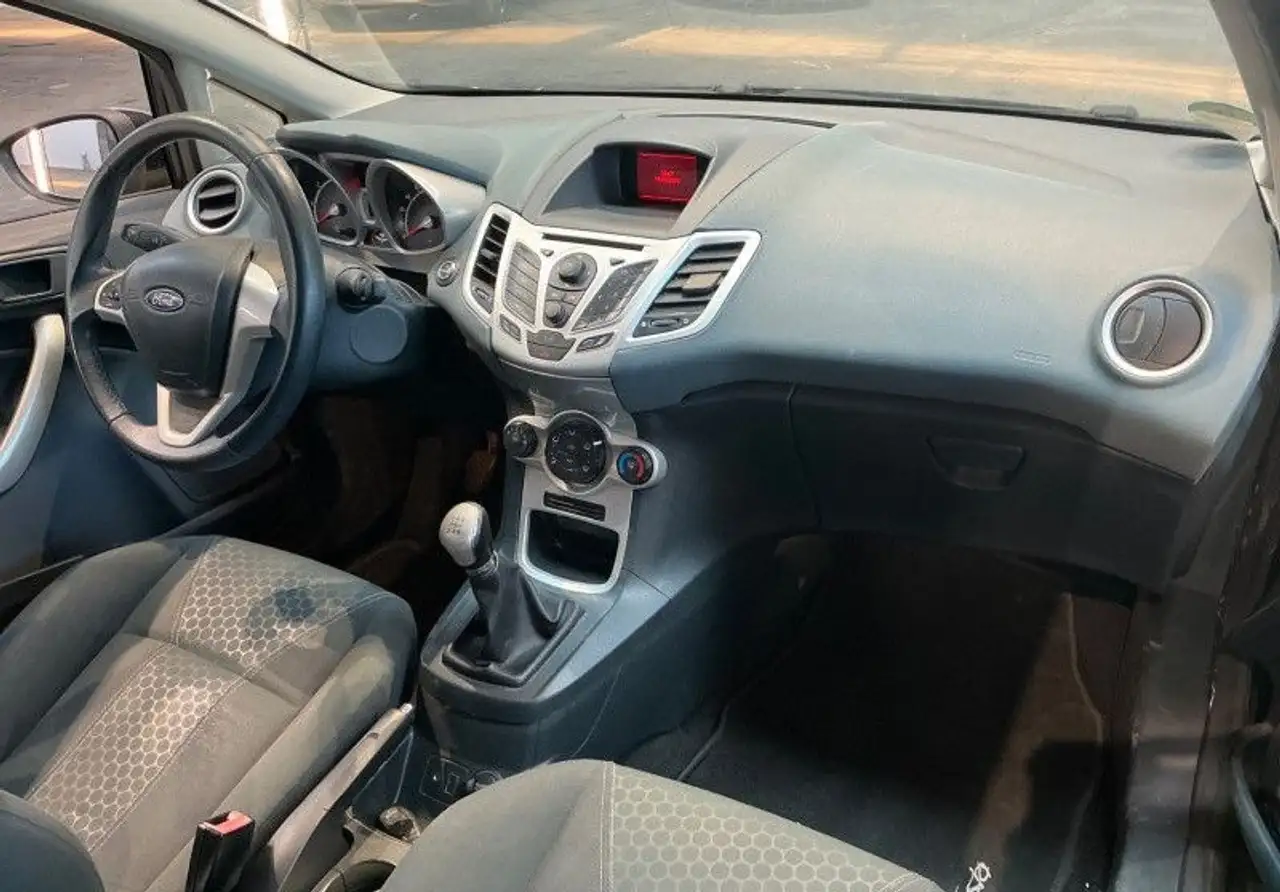 Ford Fiesta 3 portes — photo 6