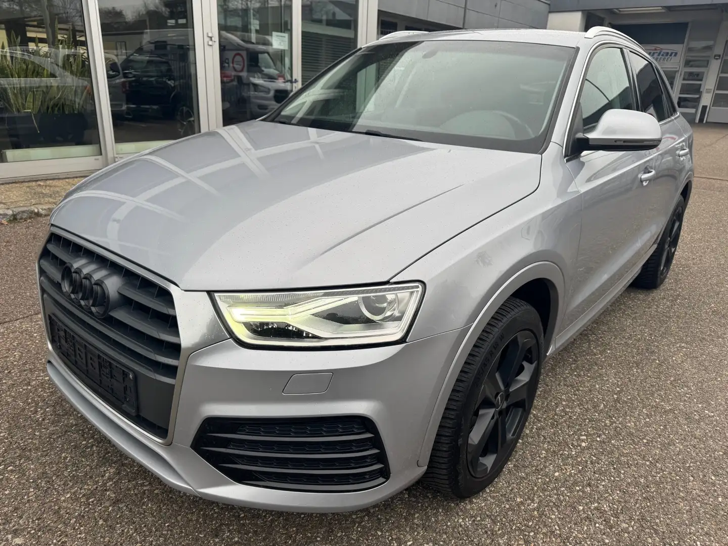 Audi Q3 2.0 TFSI quattro SPORT *NAVI/BI-XENON/TEMP/AHK/18* Silber - 1