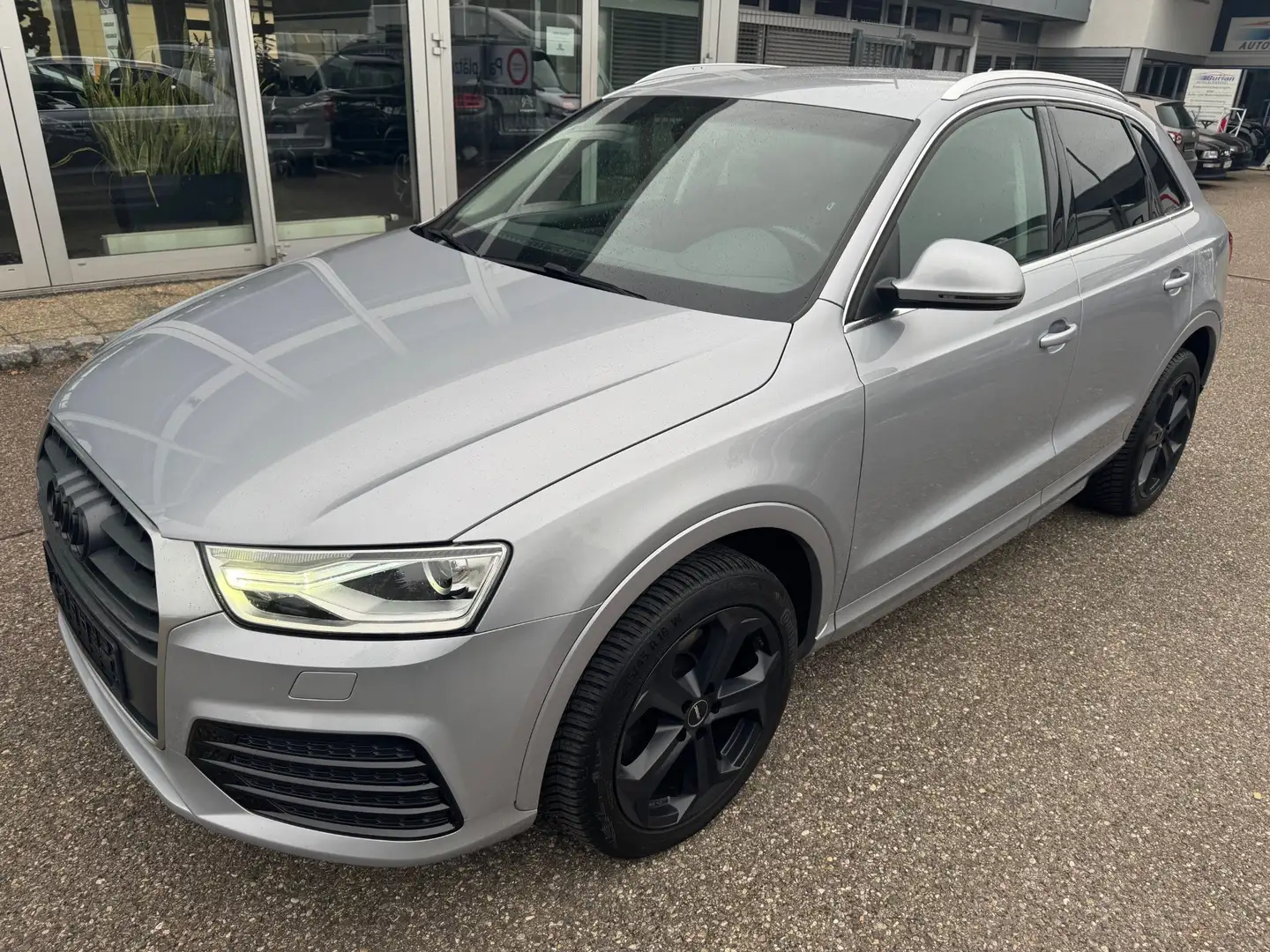 Audi Q3 2.0 TFSI quattro SPORT *NAVI/BI-XENON/TEMP/AHK/18* Silber - 2