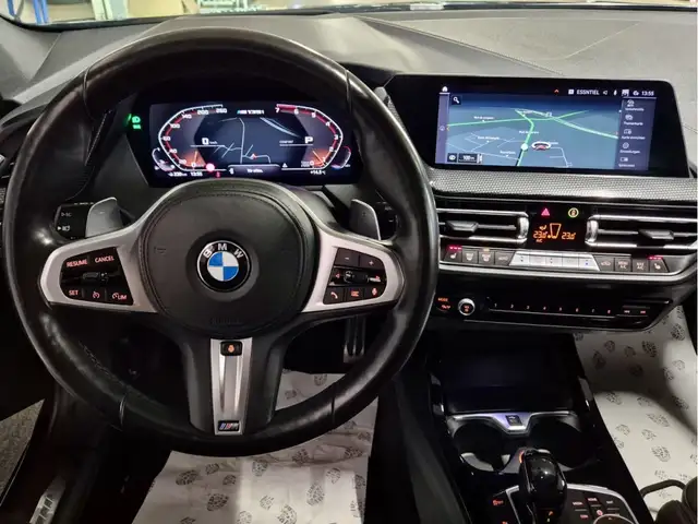 BMW 1 Series view 6