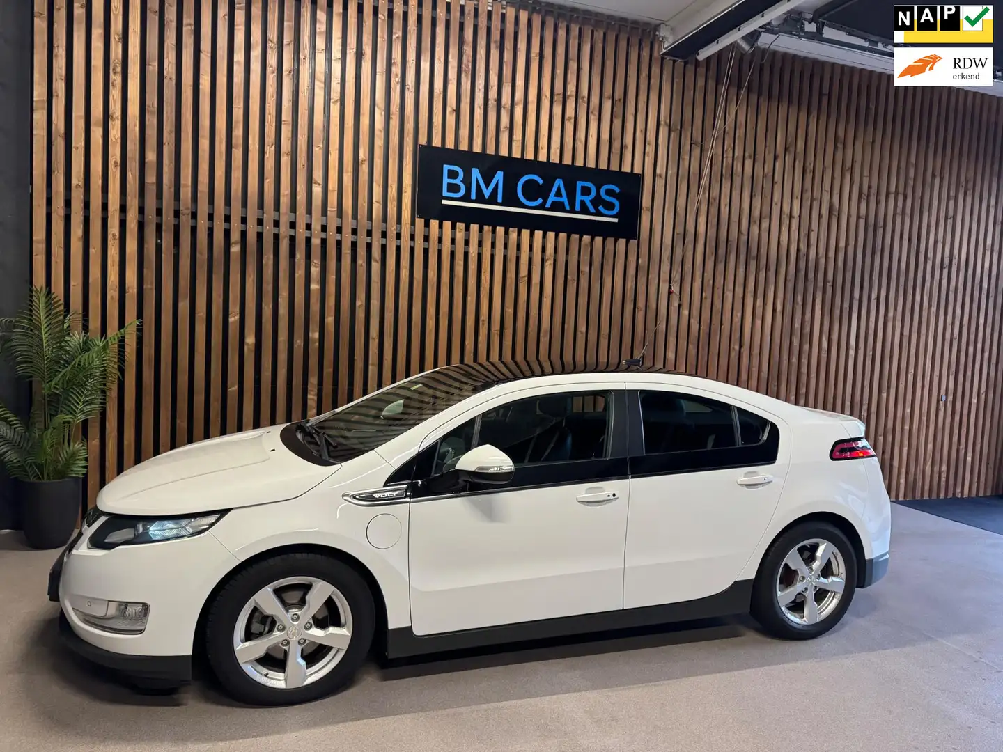 Chevrolet Volt 1.4 LT Hybride Camera,PDC, Leer Weiß - 1