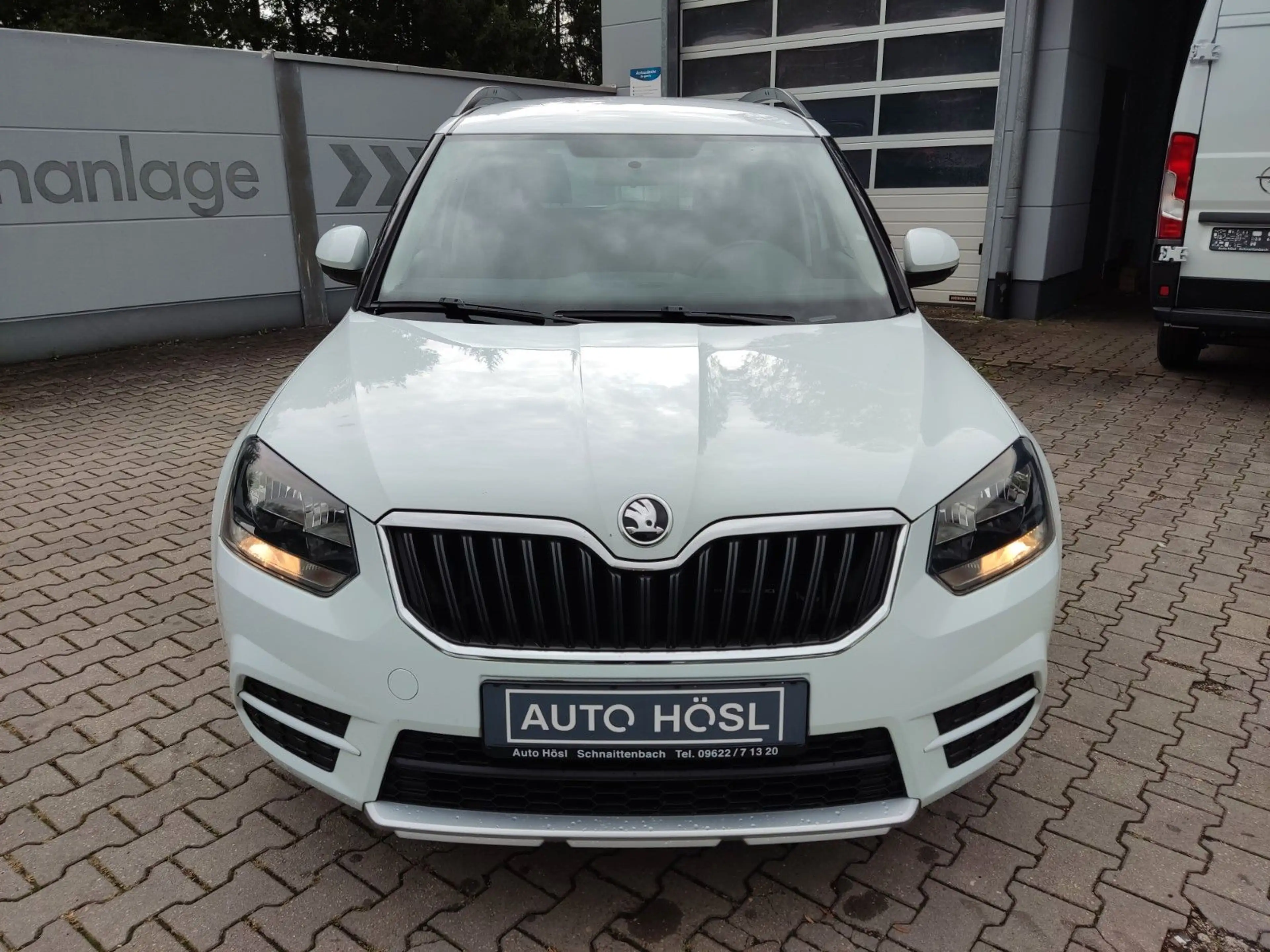 Skoda Yeti 1.2 TSI Cool Edition *AHK*1.HAND*SHZ* — photo 2