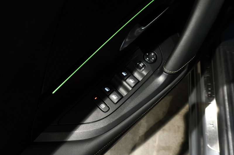 Peugeot e-2008 EV GT 54 kWh — photo 10