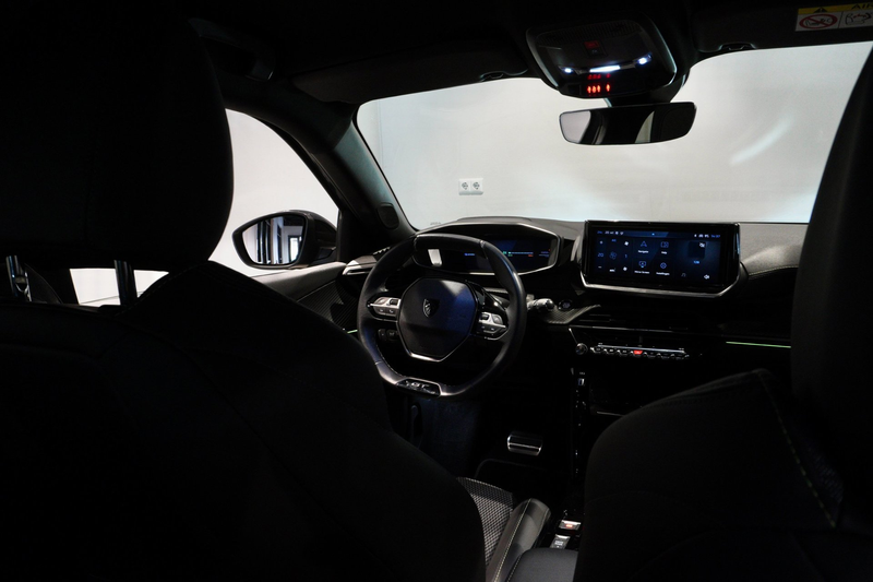 Peugeot e-2008 EV GT 54 kWh — photo 3