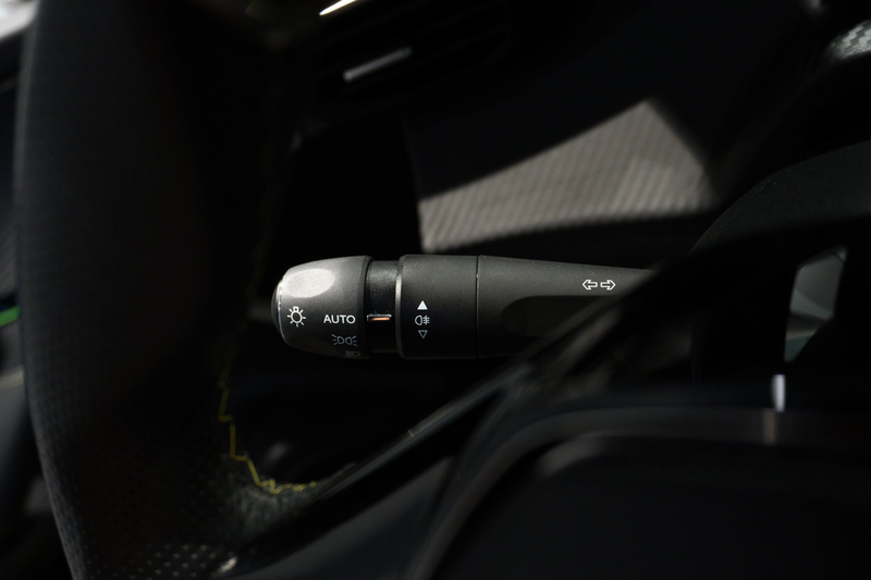Peugeot e-2008 EV GT 54 kWh — photo 14