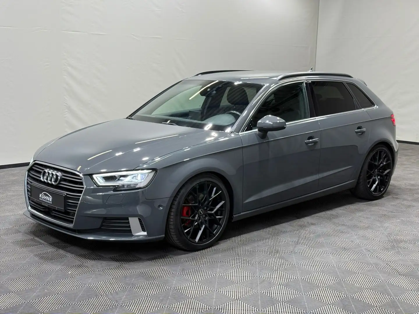Audi A3 Sport 2.0 TDI | LED ACC NAVI PDC Grau - 2