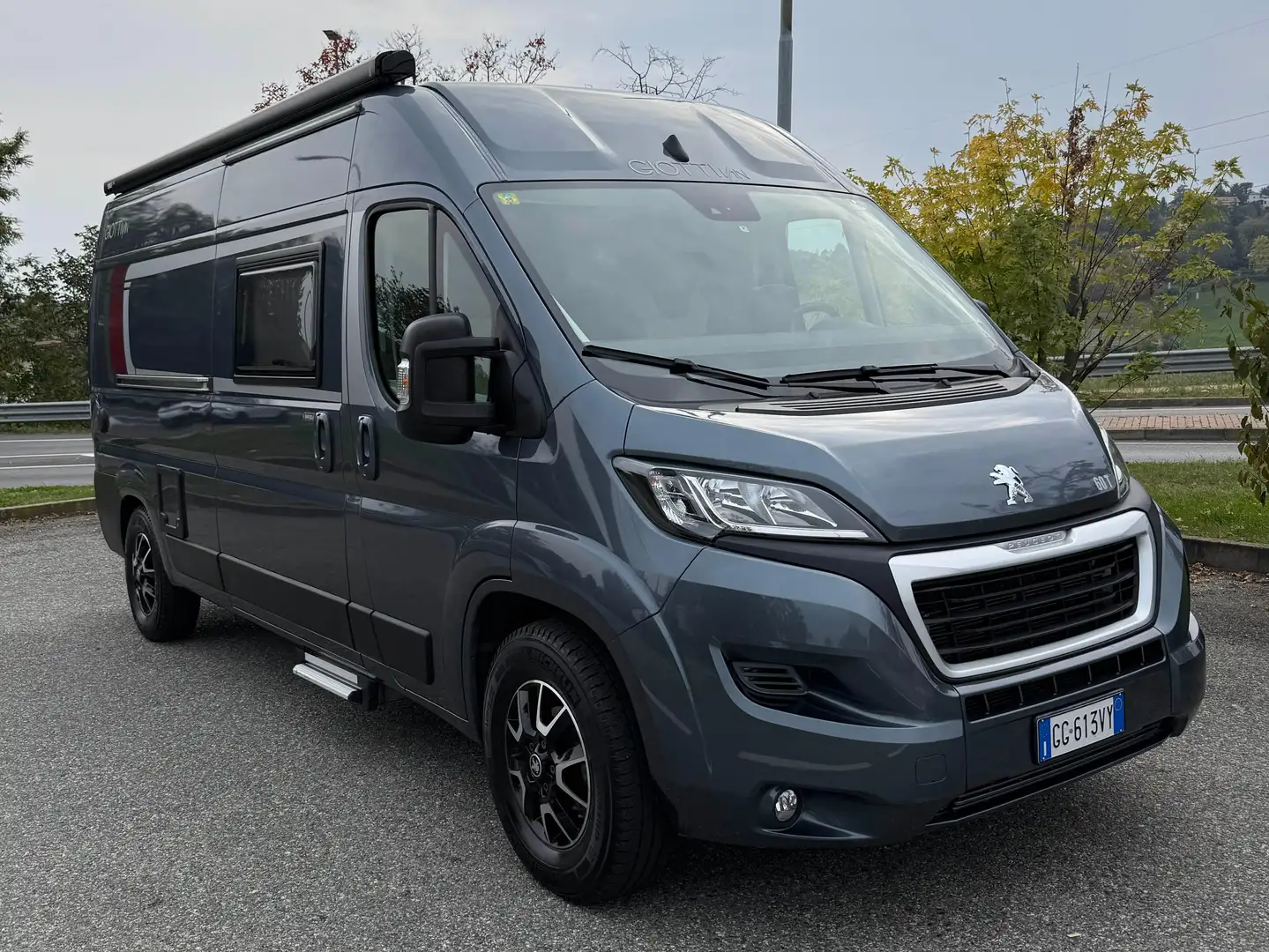 Peugeot Camper 60T Grau - 1