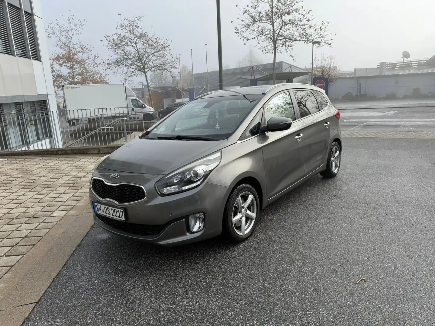 Kia Carens 1.7 CRDi Spirit Grau - 1