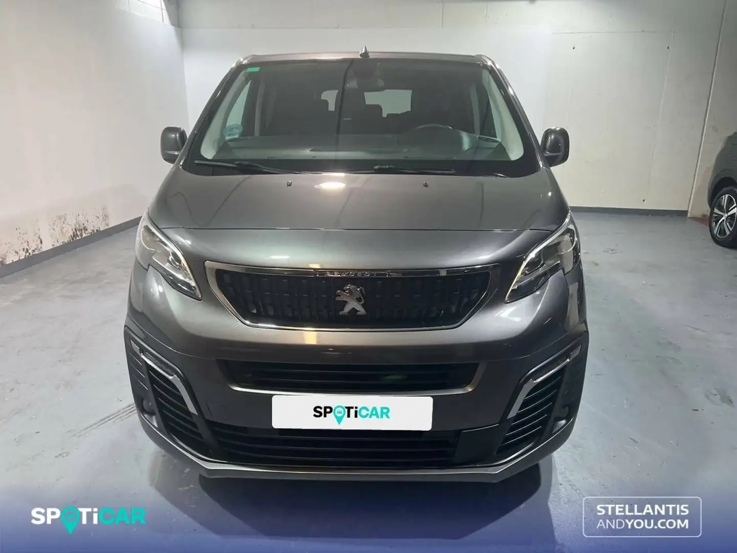 Peugeot Traveller 2.0BlueHDI Business Standard 150 Gris - 2