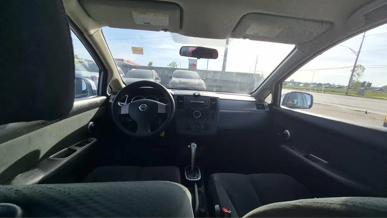 Nissan Versa fotografie Nissan Versa