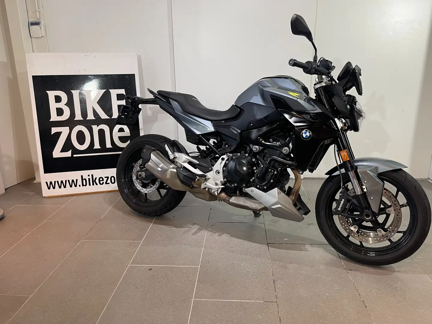 BMW F 900 R Šedá - 1