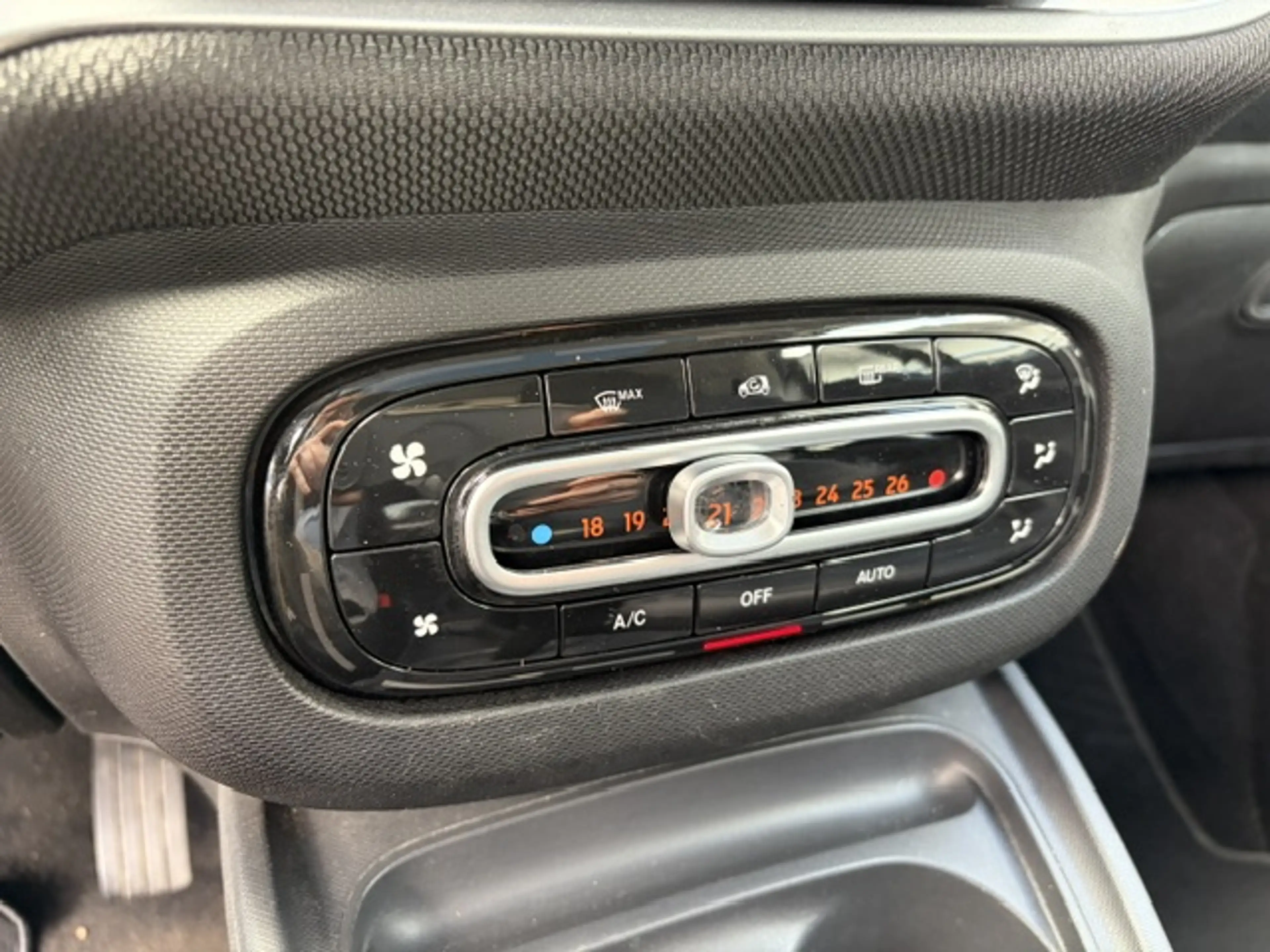 smart forTwo coupe — photo 9