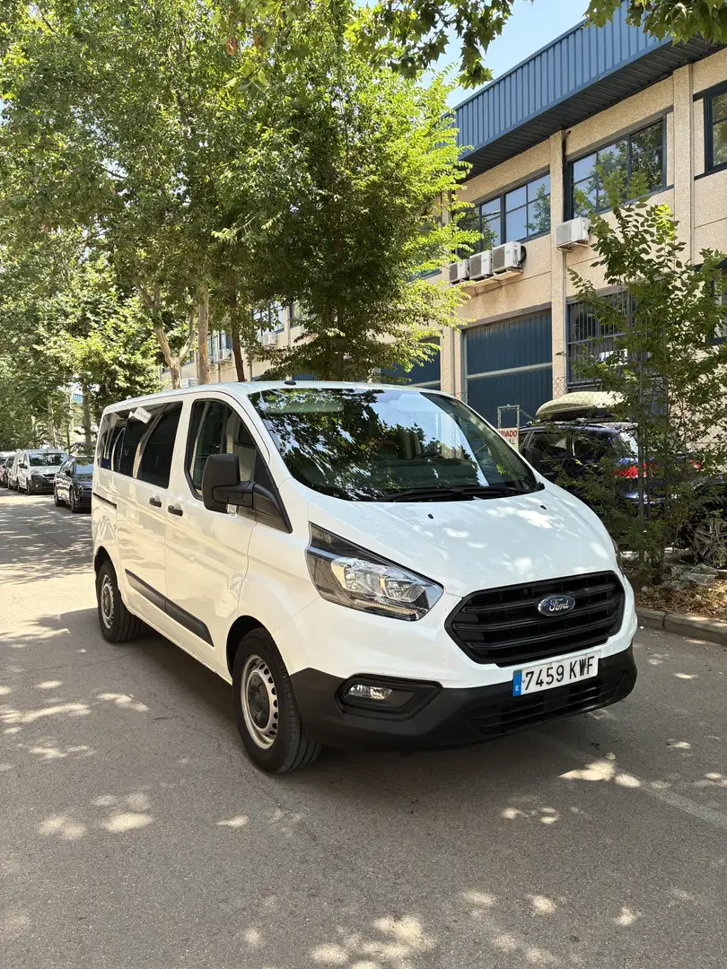 Ford Transit Custom 9 plazas - 1