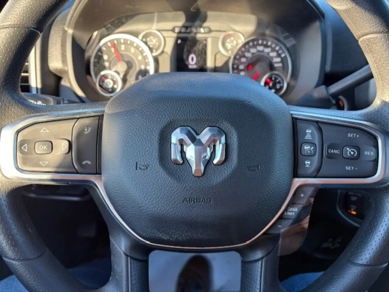 RAM 2500 снимка RAM 2500