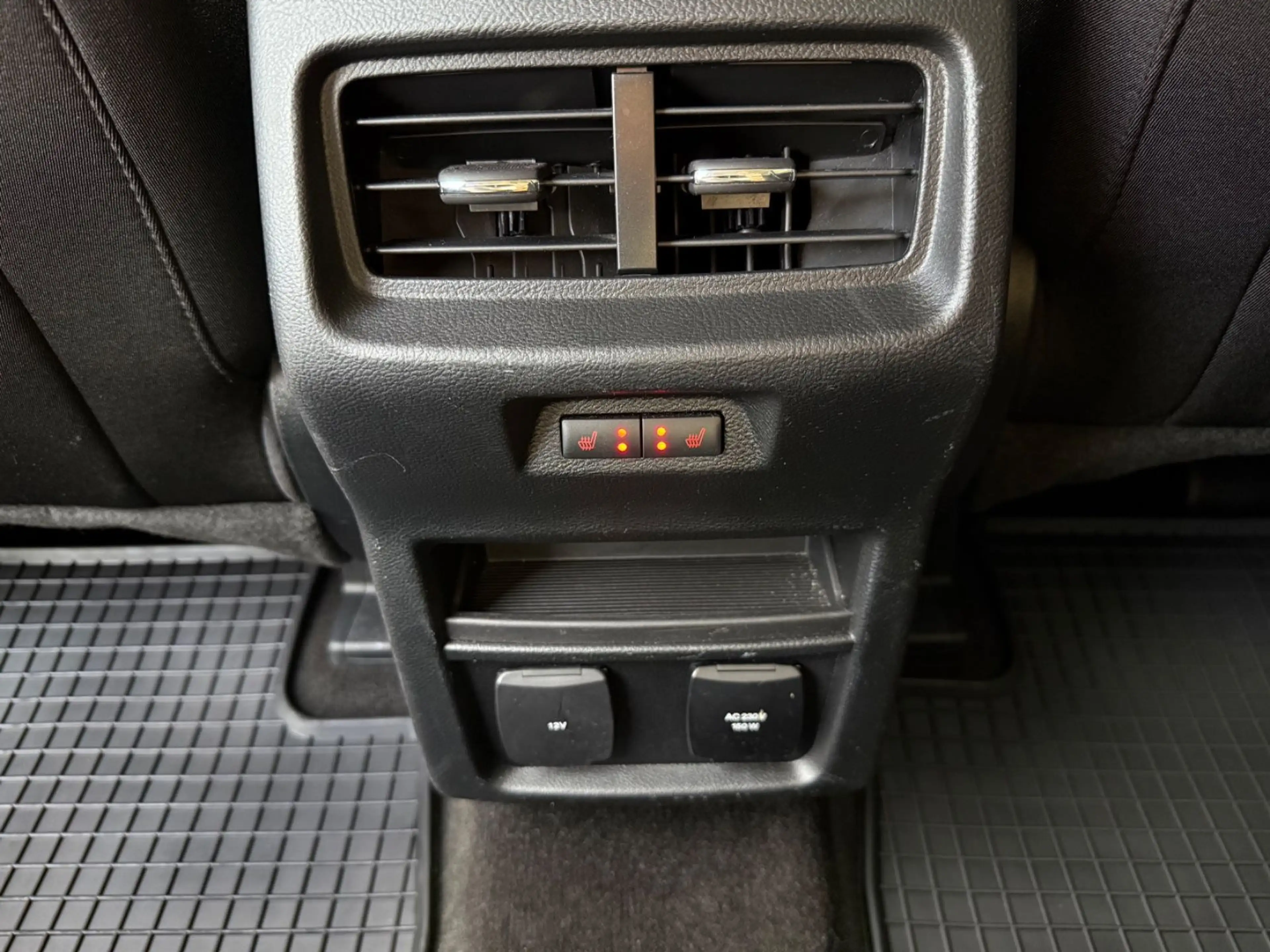 Ford Edge Titanium 4x4 — photo 8