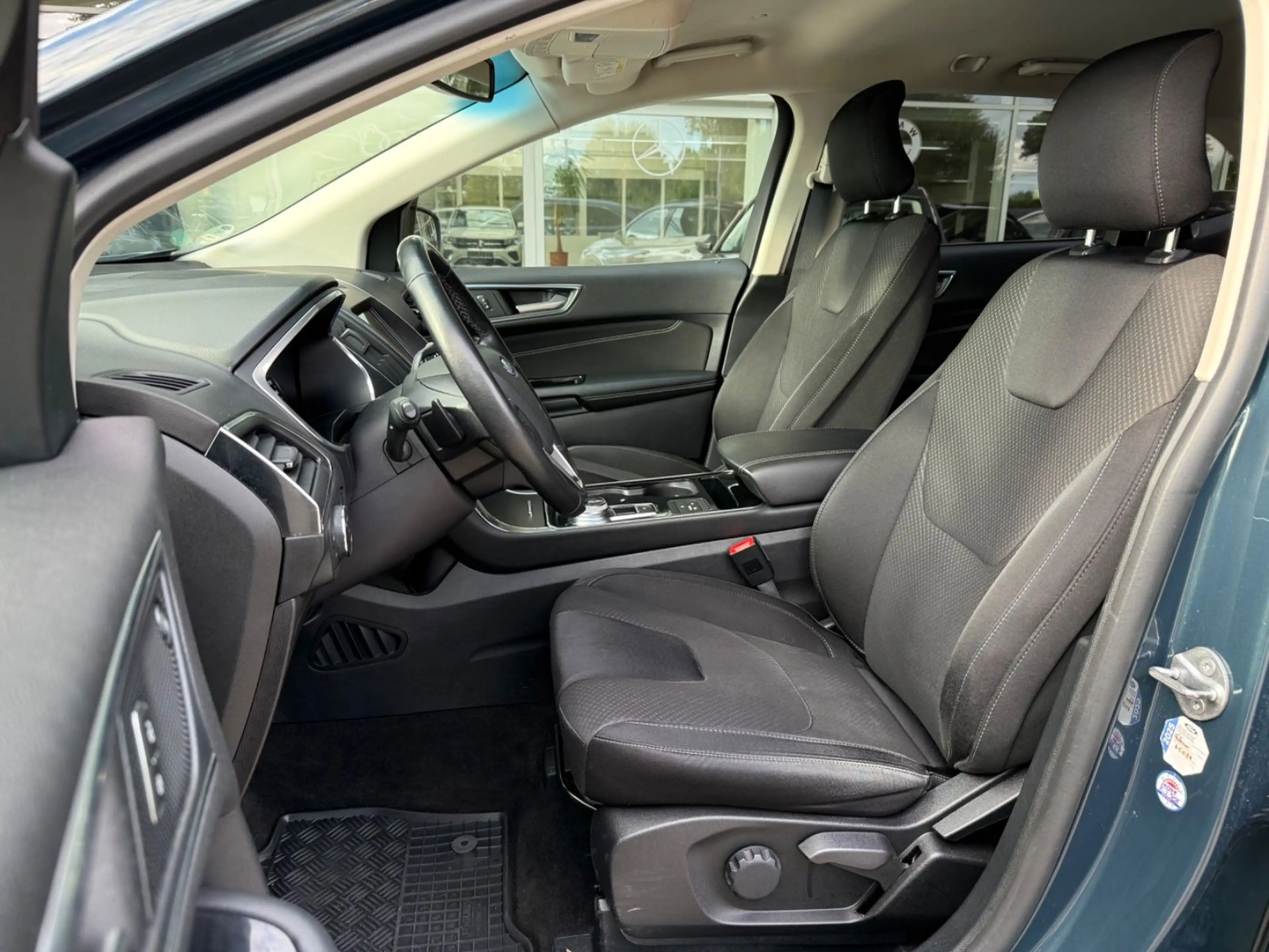 Ford Edge Titanium 4x4 — photo 6